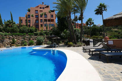 酒店公寓 出售 进入 Ojén, Málaga. 