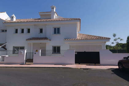 Haus zu verkaufen in Nueva andalucia, Málaga. 